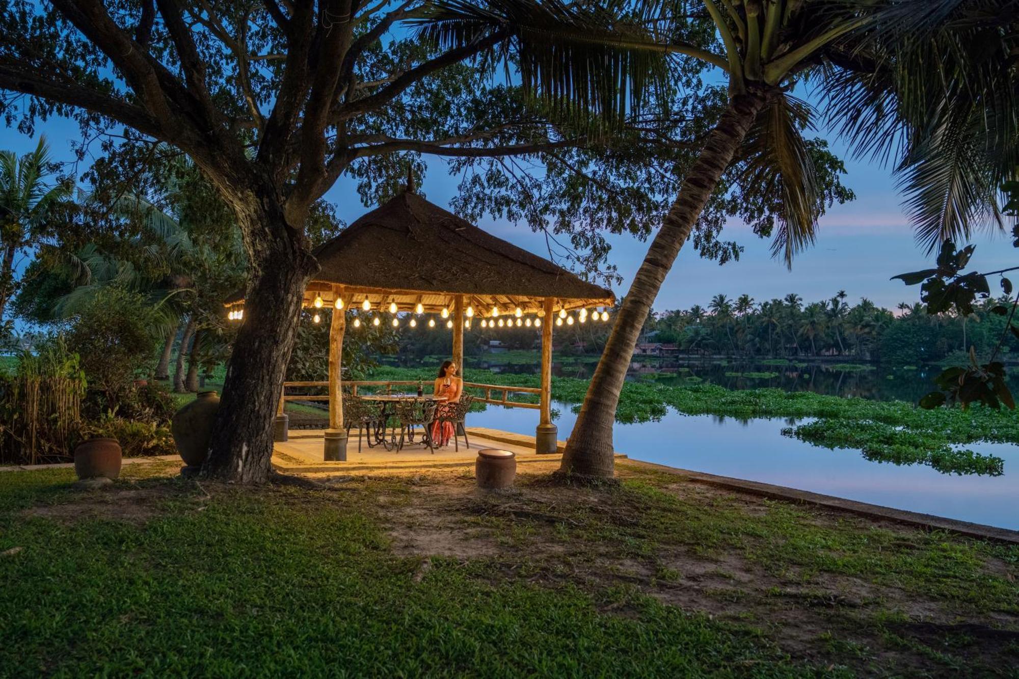 Kochi Baymaas Lake House מראה חיצוני תמונה