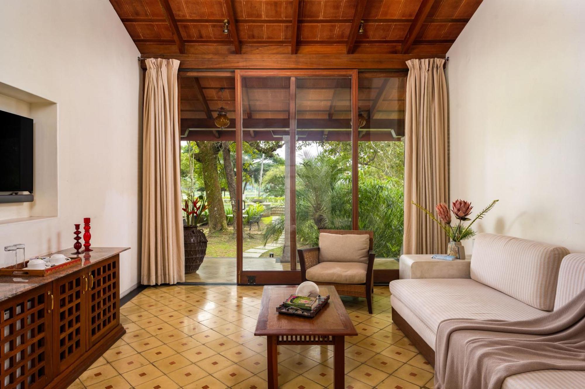 Kochi Baymaas Lake House מראה חיצוני תמונה